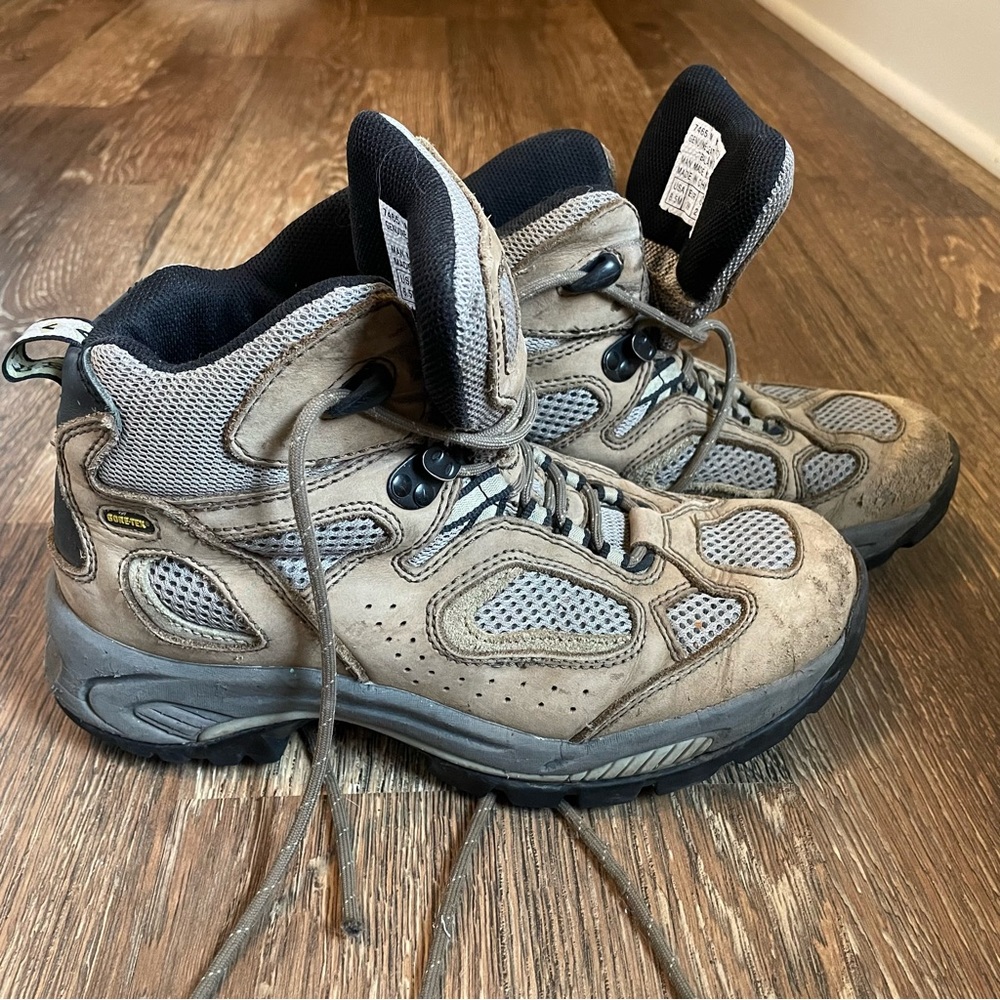 Vasque supportive real leather hiking boots gore-tex vibram 8.5 - Picture 5 of 7